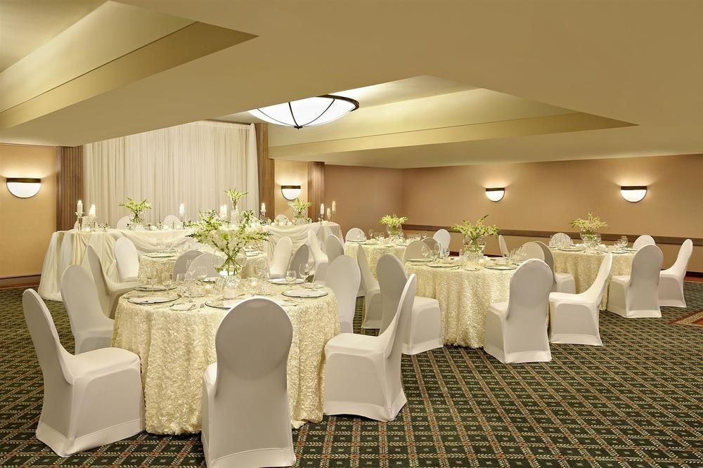 Sheraton Ottawa Hotel Экстерьер фото
